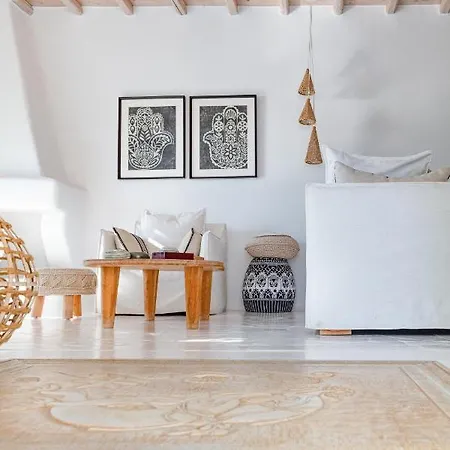 Mandala With Private Hot Tub And Shared Pool Guest house Mykonos Town